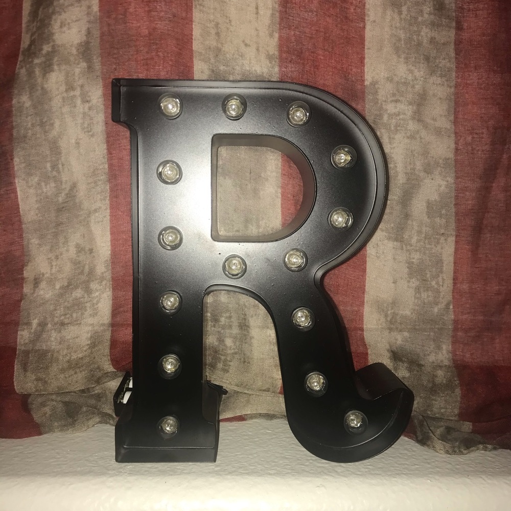 Letter “R” light up accent
